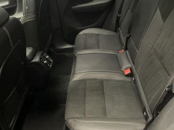 VOLVO XC40 2.0 D4 R-Design Pro SUV 5dr Diesel Auto AWD Euro 6 (s/s) (190 ps