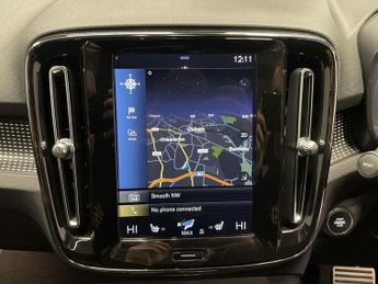 VOLVO XC40 2.0 D4 R-Design Pro SUV 5dr Diesel Auto AWD Euro 6 (s/s) (190 ps