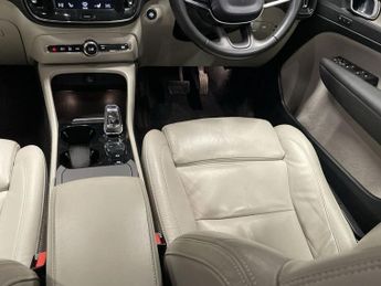 VOLVO XC40 2.0 D4 Inscription Pro SUV 5dr Diesel Auto AWD Euro 6 (s/s) (190