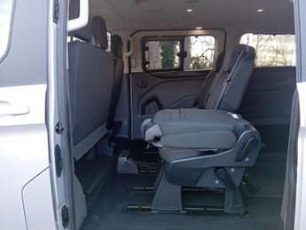 FORD TOURNEO CUSTOM 2.0 320 EcoBlue Titanium Minibus 5dr Diesel Auto L1 Euro 6 (s/s)