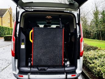 FORD TOURNEO CUSTOM 2.0 310 EcoBlue Titanium Minibus 5dr Diesel Auto L1 Euro 6 (s/s)