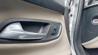 FORD TOURNEO CUSTOM 2.0 310 EcoBlue Titanium Minibus 5dr Diesel Auto L1 Euro 6 (s/s)