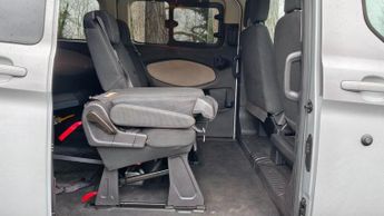 FORD TOURNEO CUSTOM 2.0 310 EcoBlue Titanium Minibus 5dr Diesel Auto L1 Euro 6 (s/s)