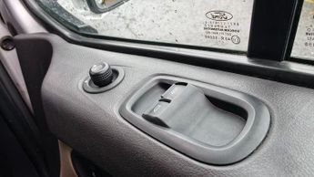 FORD TOURNEO CUSTOM 2.0 310 EcoBlue Titanium Minibus 5dr Diesel Auto L1 Euro 6 (s/s)