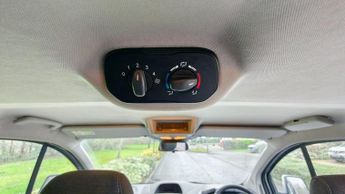 FORD TOURNEO CUSTOM 2.0 310 EcoBlue Titanium Minibus 5dr Diesel Auto L1 Euro 6 (s/s)