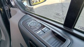 FORD TOURNEO CUSTOM 2.0 320 EcoBlue Titanium Minibus 5dr Diesel Auto L1 Euro 6 (s/s)