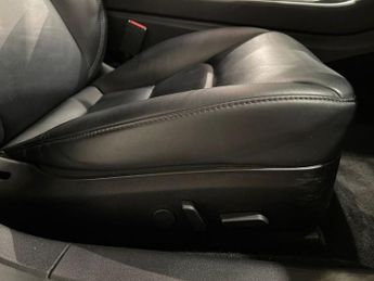 TESLA Model 3 Standard Range Plus Saloon 4dr Electric Auto RWD (241 bhp)