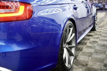 AUDI RS4 AVANT 4.2 FSI V8 Estate 5dr Petrol S Tronic quattro Euro 5 (450 ps)