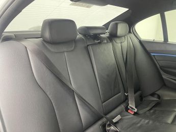 BMW 3 SERIES 3.0 330d M Sport Saloon 4dr Diesel Auto xDrive Euro 6 (s/s) (258