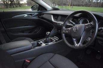 VAUXHALL INSIGNIA 1.5 Turbo D SE Nav Grand Sport 5dr Diesel Manual Euro 6 (s/s) (1