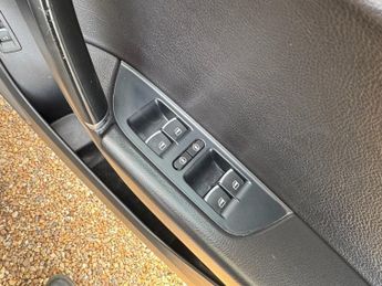 VOLKSWAGEN TOUAREG 3.0 TDI V6 BlueMotion Tech R-Line SUV 5dr Diesel Tiptronic 4WD E