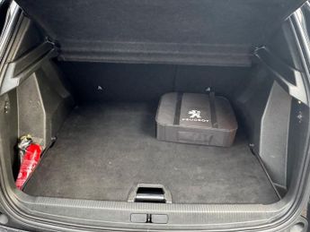 PEUGEOT E-2008 50kWh Allure Premium SUV 5dr Electric Auto 