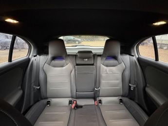 MERCEDES-BENZ A-CLASS 2.0 A35 AMG (Premium Plus) Hatchback 5dr Petrol SpdS DCT 4MATIC 