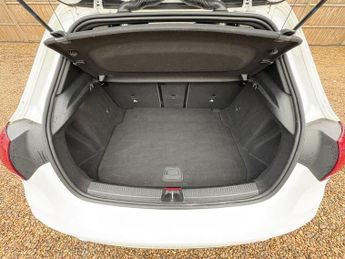 MERCEDES-BENZ A-CLASS 2.0 A35 AMG (Premium Plus) Hatchback 5dr Petrol SpdS DCT 4MATIC 