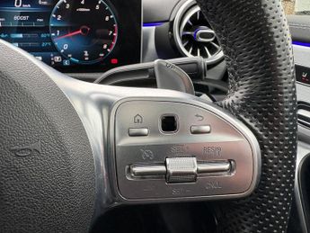 MERCEDES-BENZ A-CLASS 2.0 A35 AMG (Premium Plus) Hatchback 5dr Petrol SpdS DCT 4MATIC 