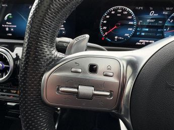 MERCEDES-BENZ A-CLASS 2.0 A35 AMG (Premium Plus) Hatchback 5dr Petrol SpdS DCT 4MATIC 