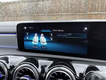 MERCEDES-BENZ A-CLASS 2.0 A35 AMG (Premium Plus) Hatchback 5dr Petrol SpdS DCT 4MATIC 