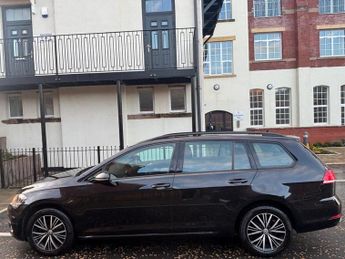 VOLKSWAGEN GOLF 1.6 TDI SE Nav Estate 5dr Diesel DSG Euro 6 (s/s) (115 ps)