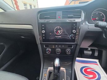VOLKSWAGEN GOLF 1.6 TDI SE Nav Estate 5dr Diesel DSG Euro 6 (s/s) (115 ps)