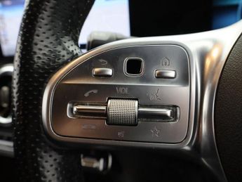 MERCEDES-BENZ GLA CLASS 1.3 GLA250e 15.6kWh Exclusive Edition SUV 5dr Petrol Plug-in Hyb