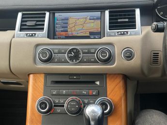 LAND ROVER RANGE ROVER SPORT 3.0 TD V6 HSE SUV 5dr Diesel CommandShift 4WD Euro 5 (245 ps)