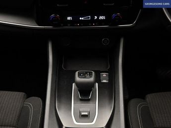 NISSAN QASHQAI 1.3 DIG-T MHEV Acenta Premium SUV 5dr Petrol Hybrid XTRON Euro 6