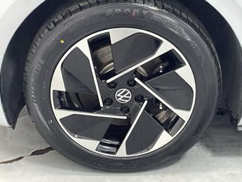 VOLKSWAGEN ID.3 Pro Performance 58kWh Life Hatchback 5dr Electric Auto (204 ps) 