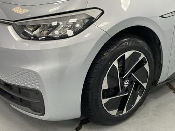 VOLKSWAGEN ID.3 Pro Performance 58kWh Life Hatchback 5dr Electric Auto (204 ps) 