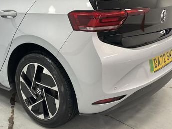VOLKSWAGEN ID.3 Pro Performance 58kWh Life Hatchback 5dr Electric Auto (204 ps) 