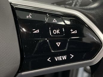 VOLKSWAGEN ID.3 Pro Performance 58kWh Life Hatchback 5dr Electric Auto (204 ps) 