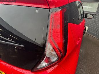 TOYOTA AYGO 1.0 VVT-i x-trend Funroof 5dr Petrol x-shift Euro 6 (71 ps)