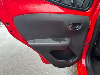 TOYOTA AYGO 1.0 VVT-i x-trend Funroof 5dr Petrol x-shift Euro 6 (71 ps)