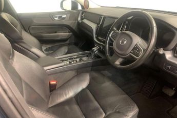 VOLVO XC60 2.0 T5 Momentum SUV 5dr Petrol Auto Euro 6 (s/s) (250 ps) Front 
