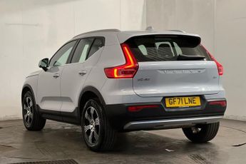VOLVO XC40 2.0 B4 MHEV Inscription SUV 5dr Petrol Hybrid Auto Euro 6 (s/s) 
