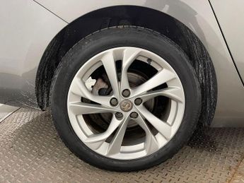 VAUXHALL ASTRA 1.4i Turbo SRi Sports Tourer 5dr Petrol Auto Euro 6 (s/s) (150 p