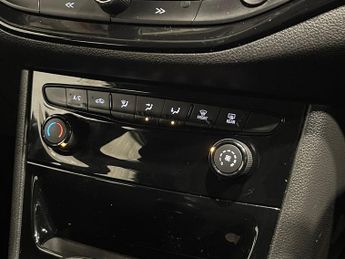 VAUXHALL ASTRA 1.6 CDTi BlueInjection SRi Nav Hatchback 5dr Diesel Auto Euro 6 