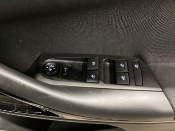 VAUXHALL ASTRA 1.6 CDTi BlueInjection SRi Nav Hatchback 5dr Diesel Auto Euro 6 