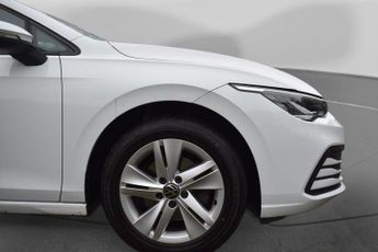 VOLKSWAGEN GOLF 1.5 eTSI MHEV Life Hatchback 5dr Petrol Hybrid DSG Euro 6 (s/s) 