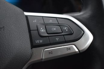 VOLKSWAGEN GOLF 1.5 eTSI MHEV Life Hatchback 5dr Petrol Hybrid DSG Euro 6 (s/s) 