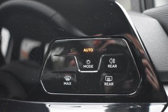 VOLKSWAGEN GOLF 1.5 eTSI MHEV Life Hatchback 5dr Petrol Hybrid DSG Euro 6 (s/s) 