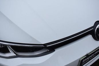 VOLKSWAGEN GOLF 1.5 eTSI MHEV Life Hatchback 5dr Petrol Hybrid DSG Euro 6 (s/s) 