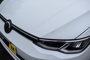 VOLKSWAGEN GOLF 1.5 eTSI MHEV Life Hatchback 5dr Petrol Hybrid DSG Euro 6 (s/s) 