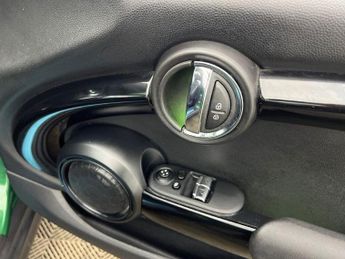 MINI Electric Hatch Cooper SE 32.6kWh Level 3 Hatchback 3dr Electric Auto (184 ps)