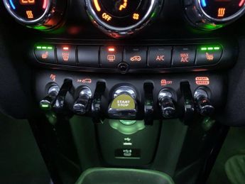 MINI Electric Hatch Cooper SE 32.6kWh Level 3 Hatchback 3dr Electric Auto (184 ps)