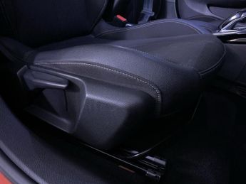 VAUXHALL Corsa Electric 50kWh Elite Nav Hatchback 5dr Electric Auto (7.4Kw Charger) (136