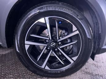 NISSAN JUKE 1.0 DIG-T N-Connecta SUV 5dr Petrol DCT Auto Euro 6 (s/s) (114 p