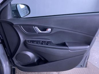 HYUNDAI KONA 64kWh Premium SUV 5dr Electric Auto (10.5kW Charger) (204 ps)