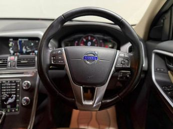 VOLVO XC60 2.4 D5 SE Lux Nav SUV 5dr Diesel Auto AWD Euro 6 (s/s) (220 ps)