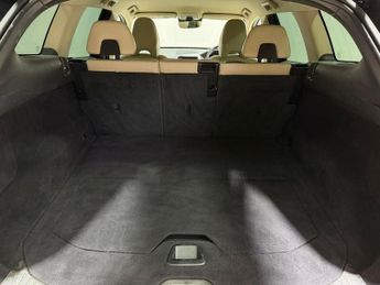 VOLVO XC60 2.4 D5 SE Lux Nav SUV 5dr Diesel Auto AWD Euro 6 (s/s) (220 ps)