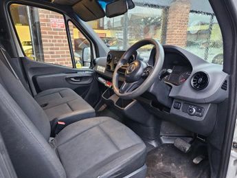MERCEDES-BENZ SPRINTER 2.1 314 CDI Chassis Cab 2dr Diesel Manual RWD L2 Euro 6 (143 ps)